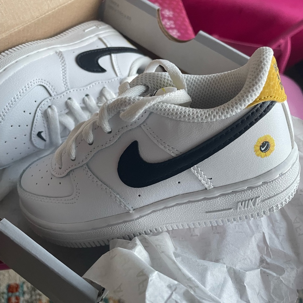 Brand new Nike toddler 9C